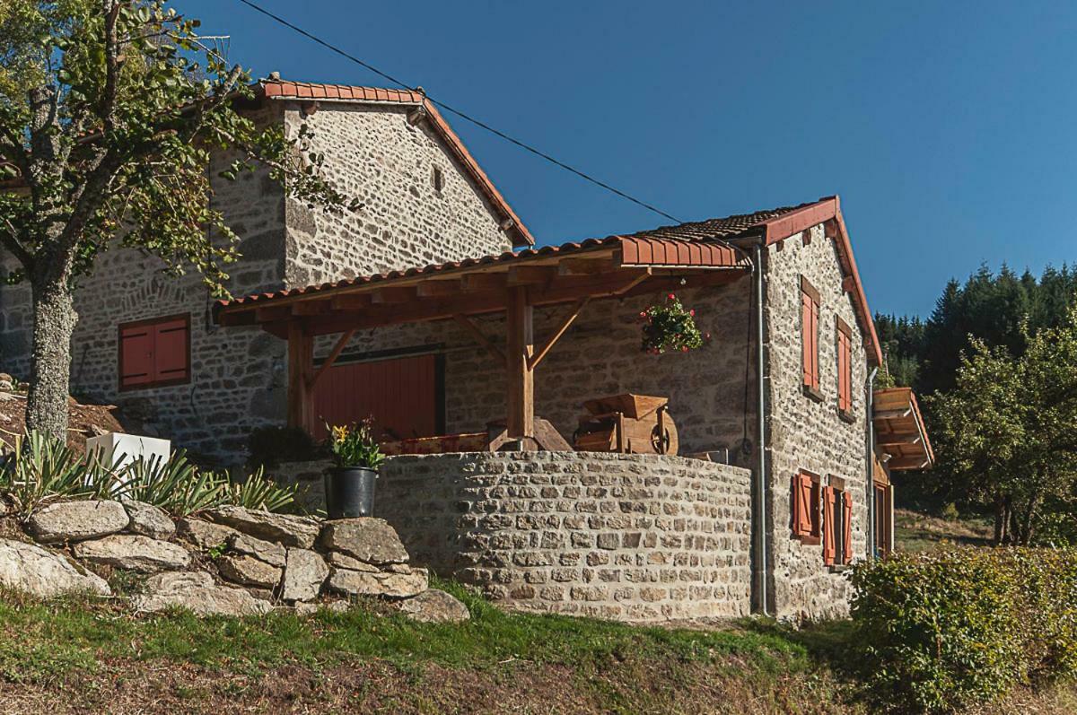 Gîte  Orée des bois Vertolaye Exterior foto